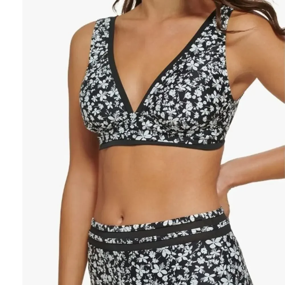Tommy Hilfiger Women's Full Coverage Triangle Bikini Top Size Small - N.W.T.